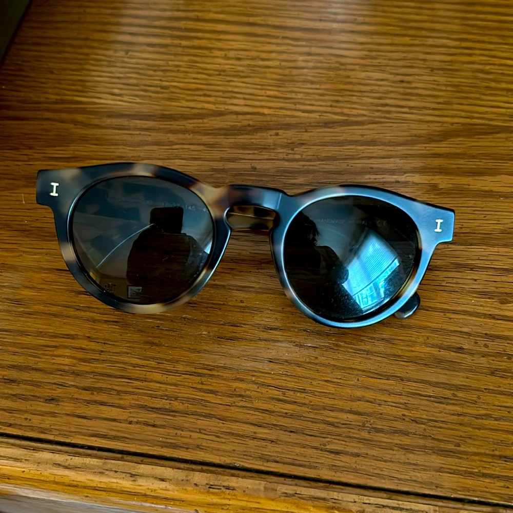 Illesteva brown tortoise shell sunglasses Leonard Frames